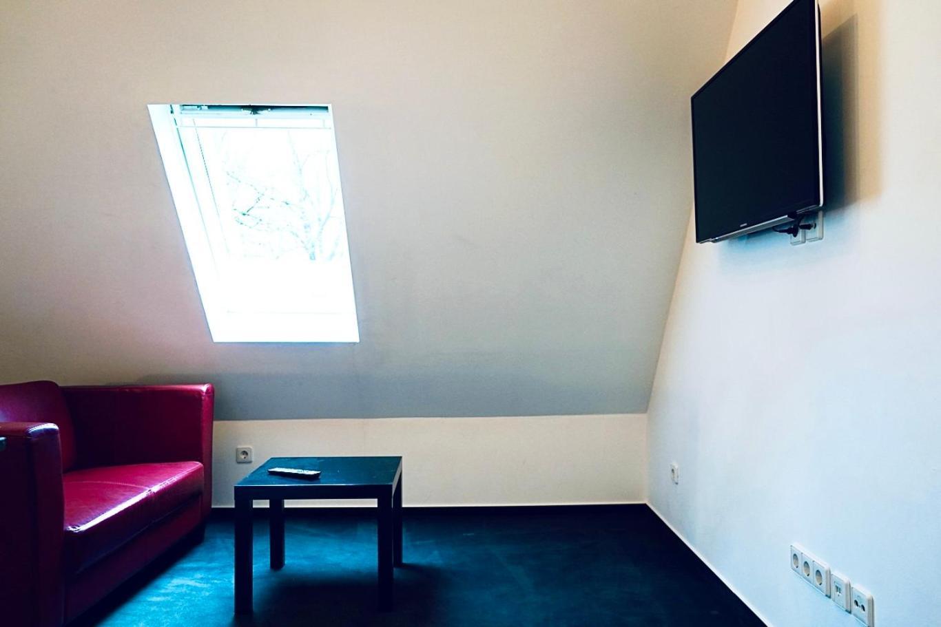 Haus Im Gruenen Fuer 6 Personen-3 Schlafzimmer- 3 Baedern -Waschmaschine-Grosse Terrasse- Vollausgestattete Kueche Wolfsburg Exterior photo