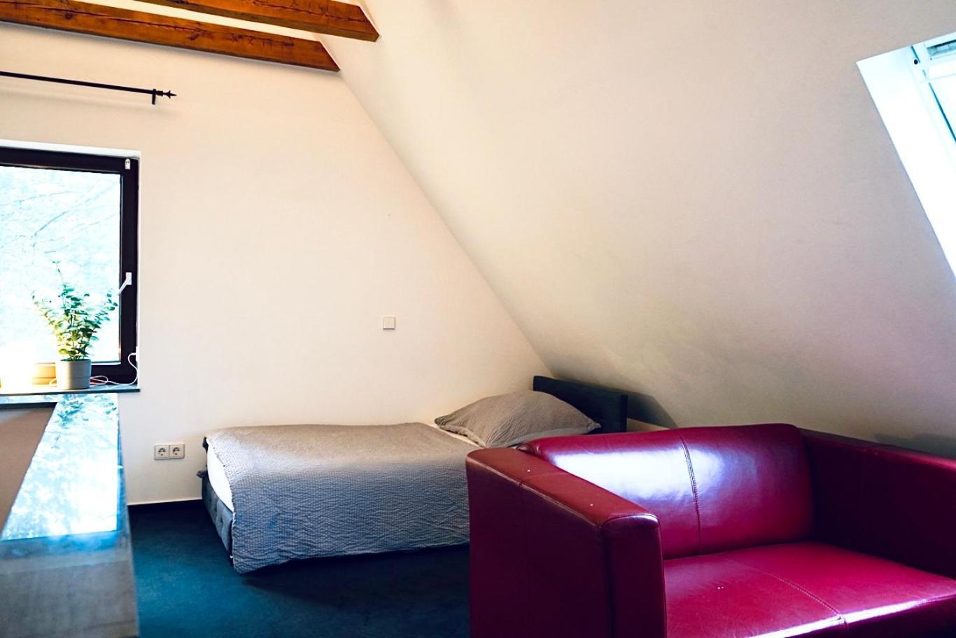 Haus Im Gruenen Fuer 6 Personen-3 Schlafzimmer- 3 Baedern -Waschmaschine-Grosse Terrasse- Vollausgestattete Kueche Wolfsburg Exterior photo